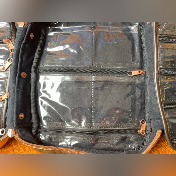 - For Your Ease Only Metallic Gold Make up Organizer Purse - Picture 13 of 16